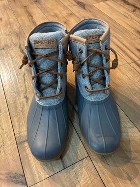 Sperry Gray Waterproof Duck Boots 200G 3M Thinsulate Waterproofing